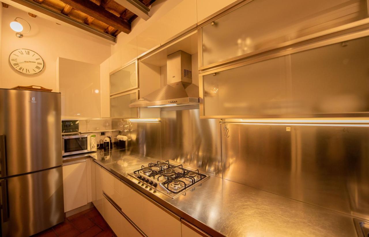 Anna Trevi - Luxury In Appartamento *